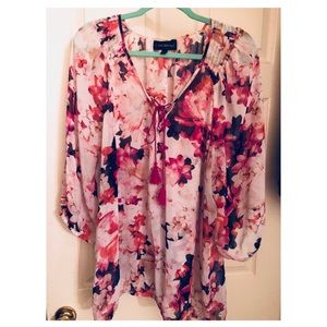 Pre-owned Lane Bryant plus size top.